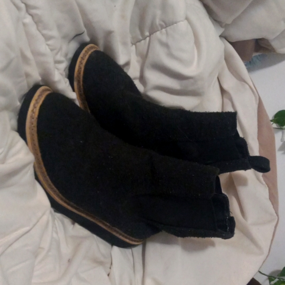 Cambria Chelsea Boots, open to offers and bargains